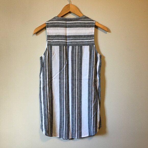 Vertical Barcode Stripe Button Accent Linen Tunic Tank Top - Picture 3 of 14